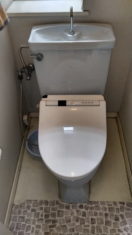 トイレ・クッションフロア貼替工事
